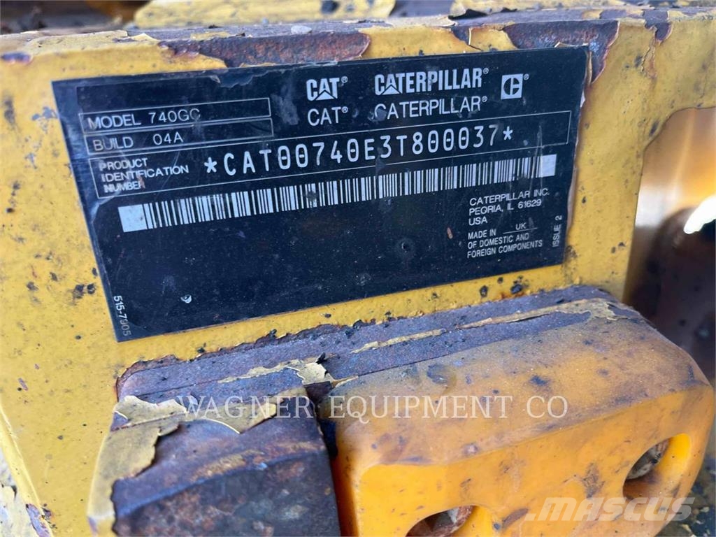 CAT 740GC Dumper - Knickgelenk