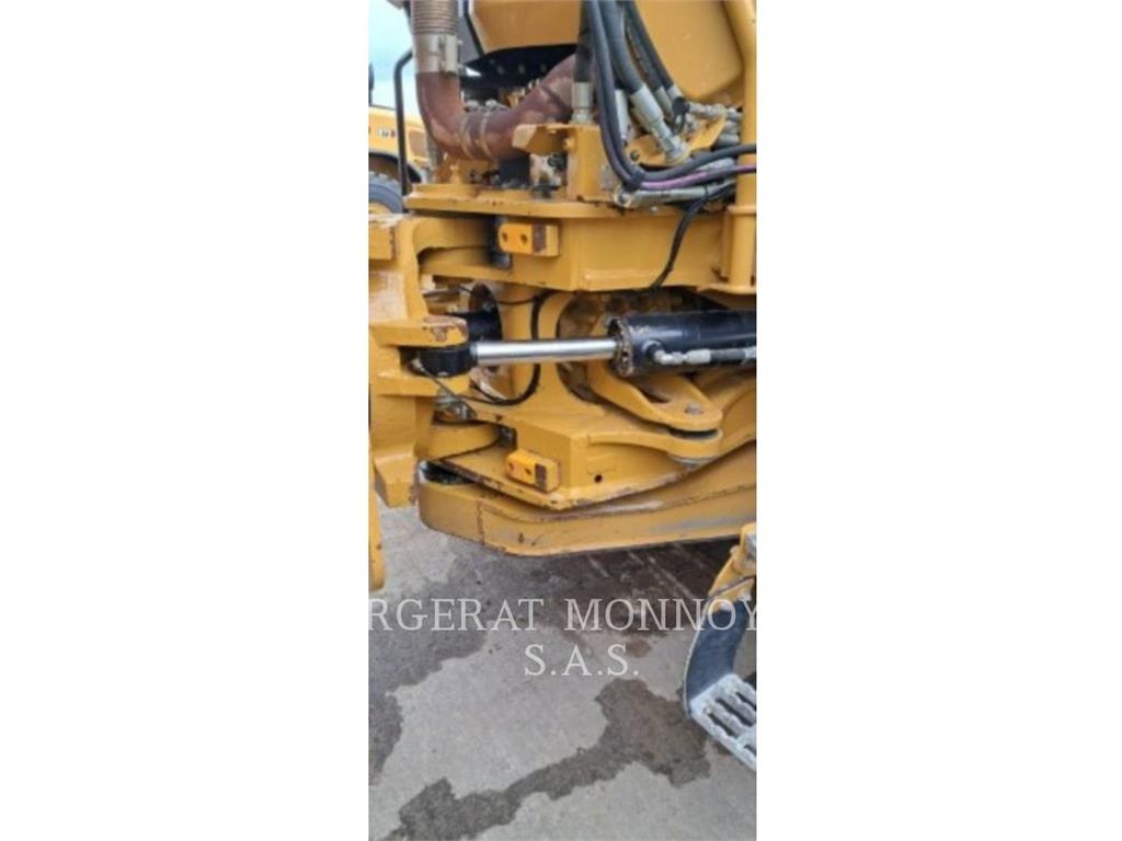 CAT 740GC Midjestyrd dumper