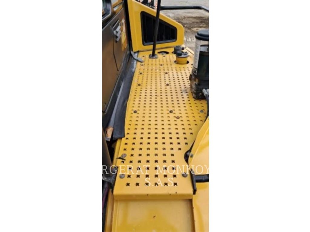 CAT 740GC Midjestyrd dumper