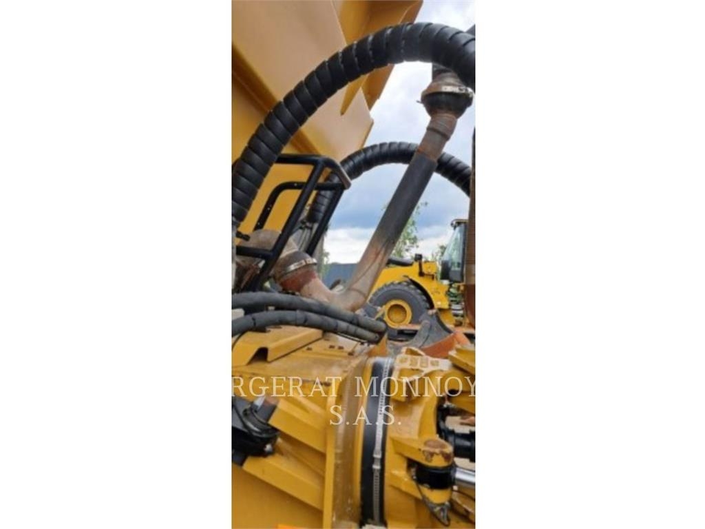 CAT 740GC Midjestyrd dumper