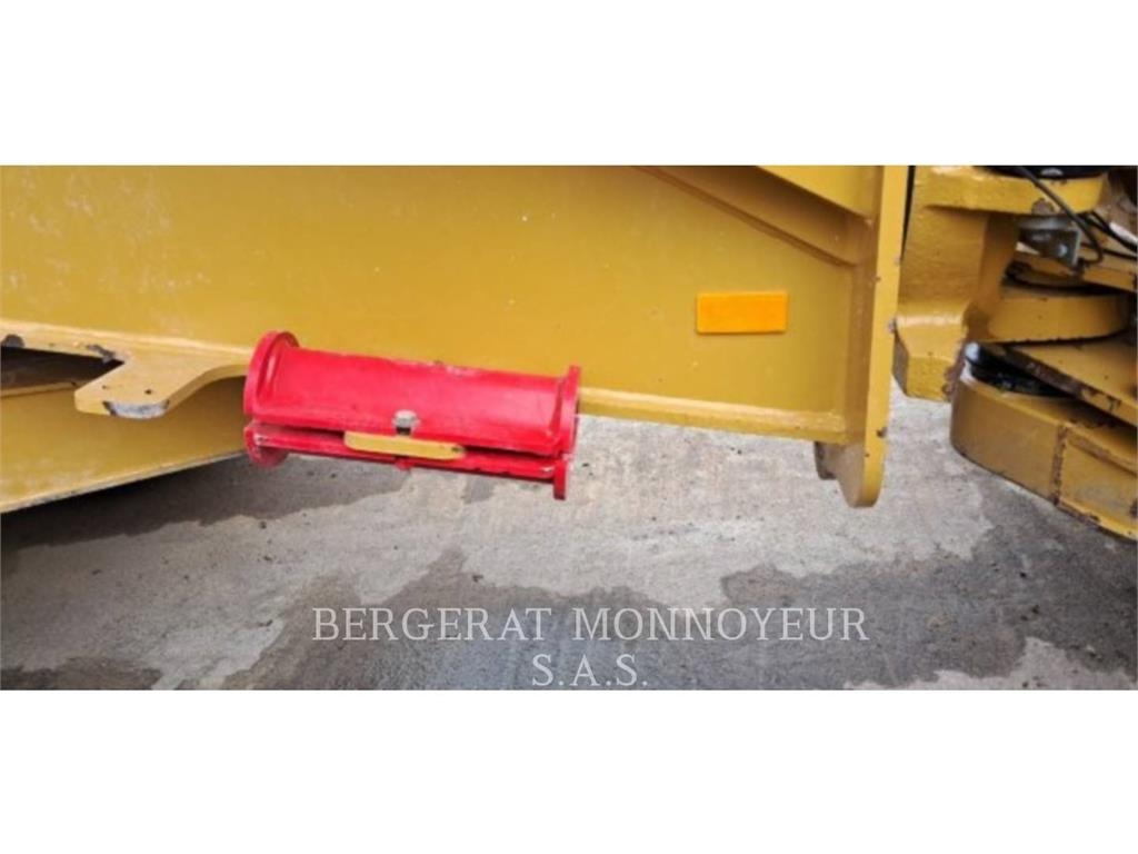 CAT 740GC Midjestyrd dumper