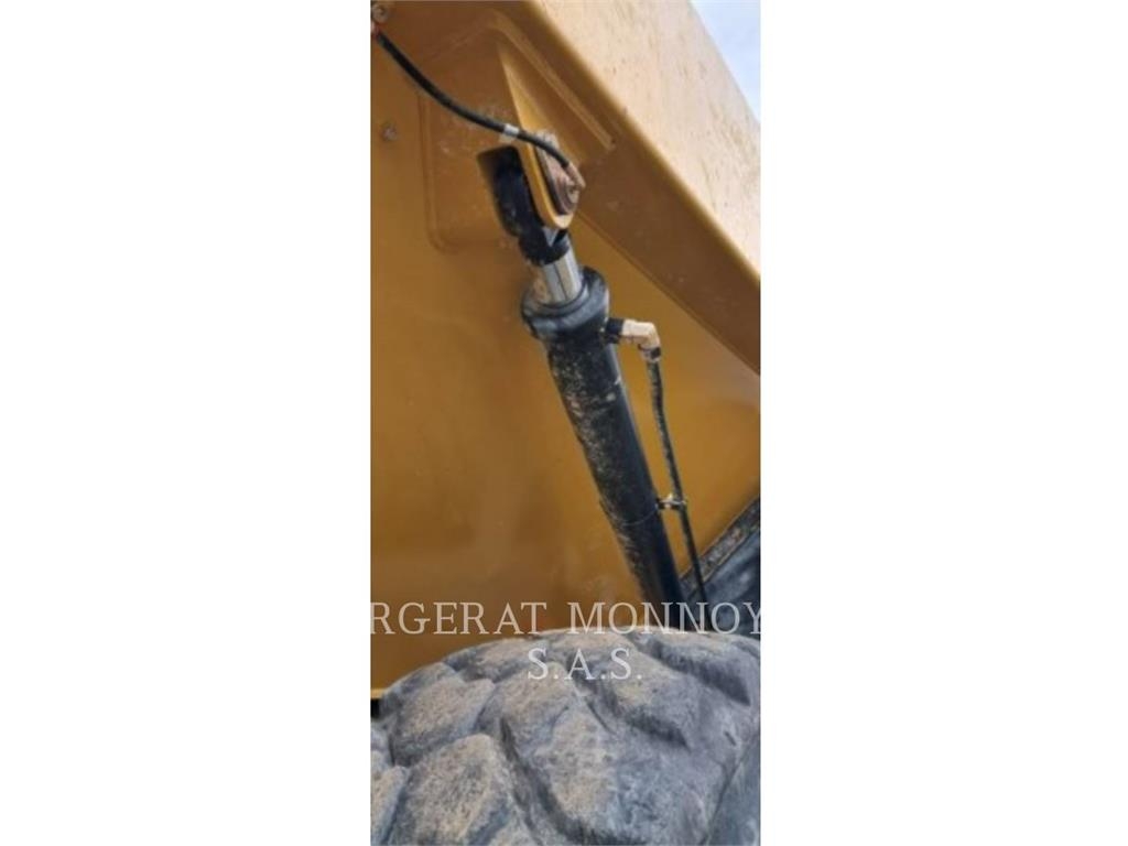 CAT 740GC Midjestyrd dumper