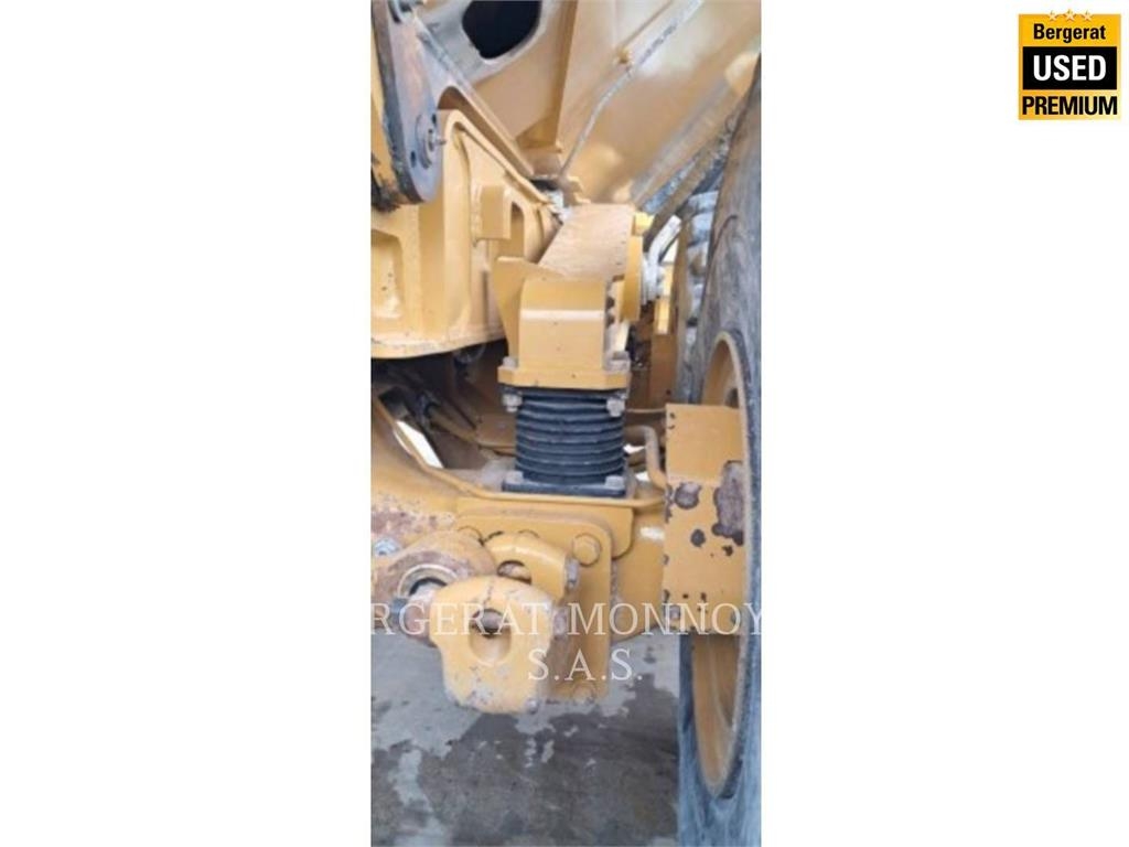 CAT 740GC Tombereau articulé