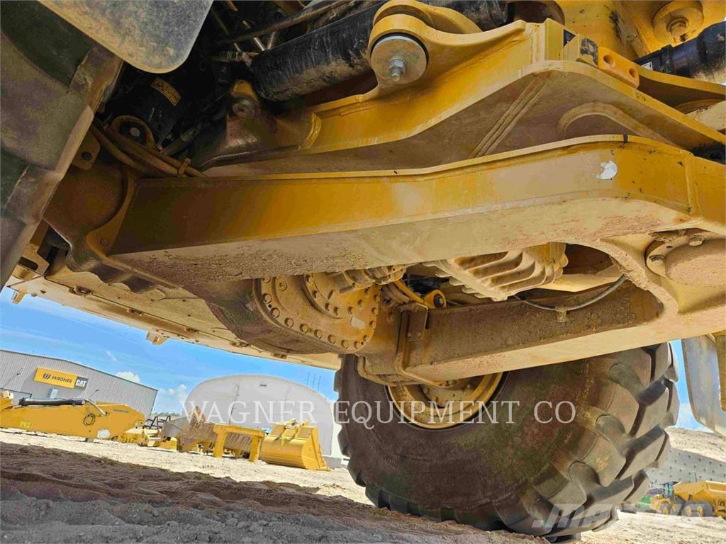 CAT 745 Knik dumptrucks