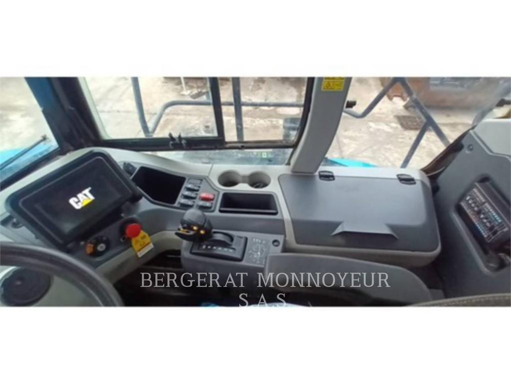 CAT 745 Dumper - Knickgelenk