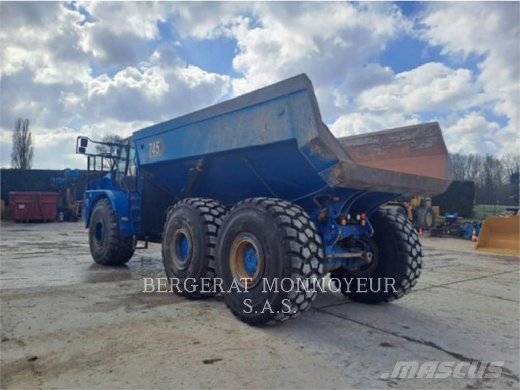 CAT 745 Dumper - Knickgelenk