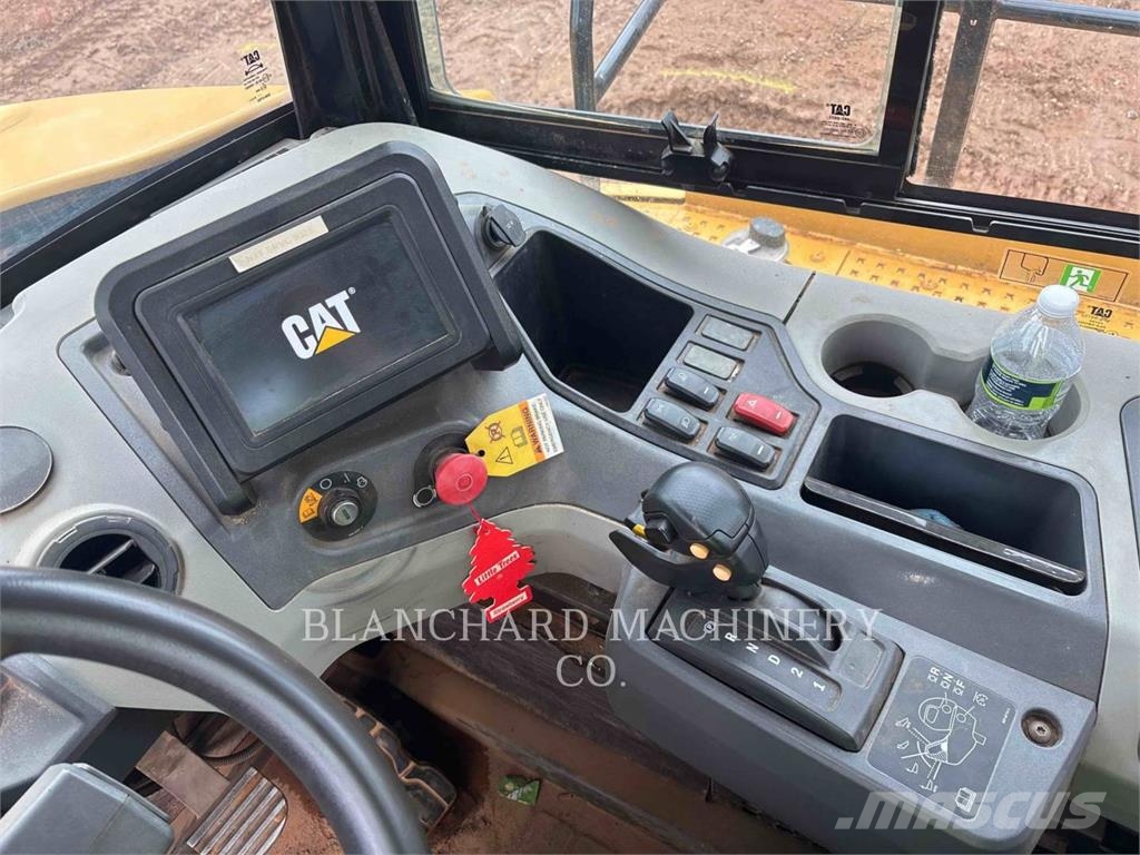 CAT 745 Artikulētie pašizgāzēji