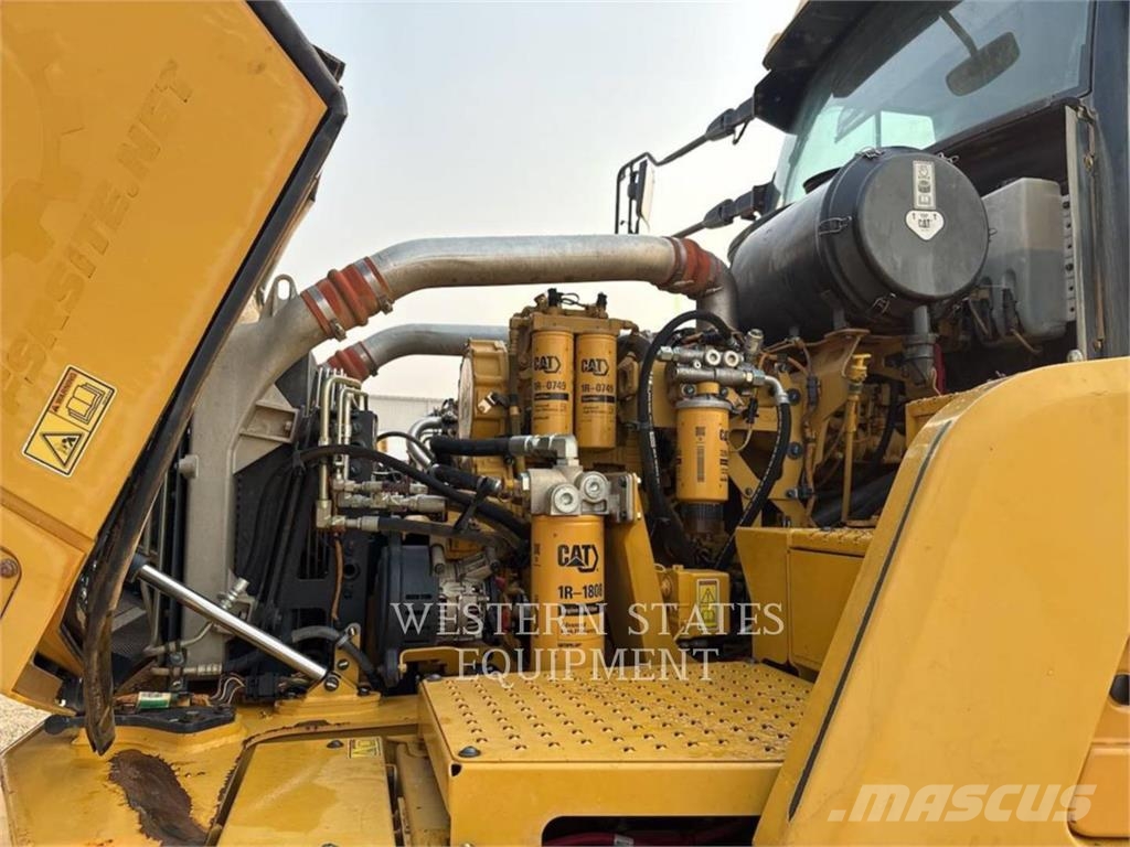 CAT 745 Zglobni damperi