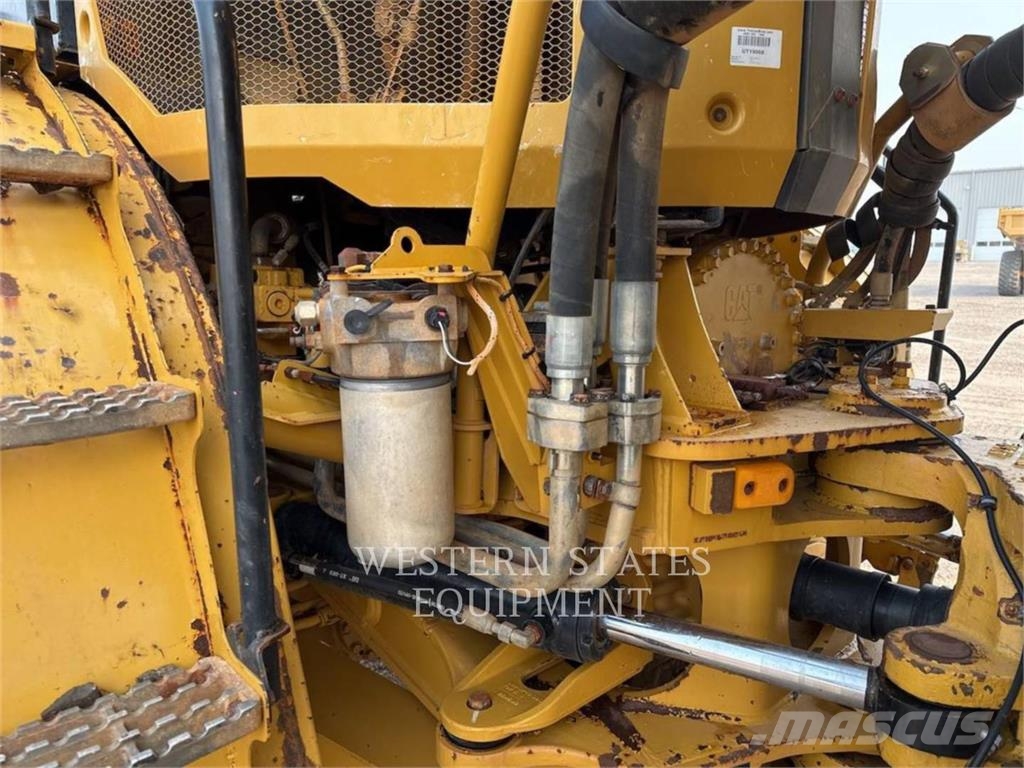 CAT 745 Zglobni damperi