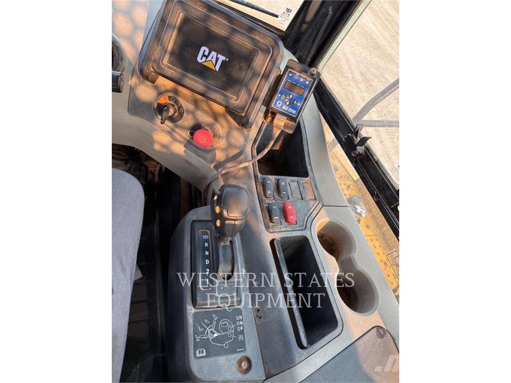 CAT 745 Zglobni damperi