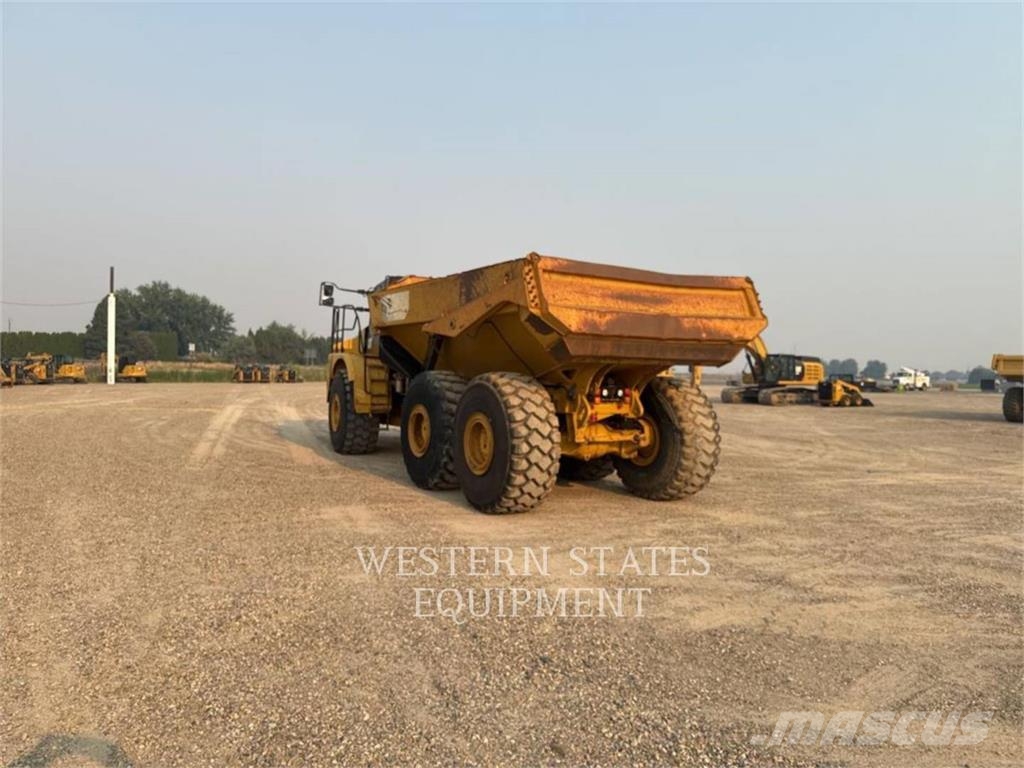 CAT 745 Zglobni damperi