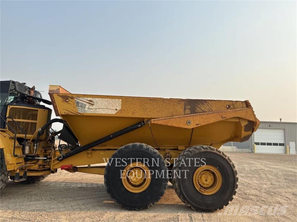 CAT 745 Zglobni damperi