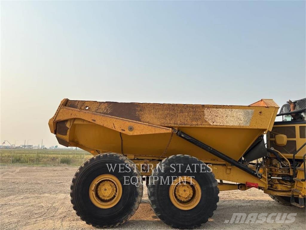 CAT 745 Zglobni damperi