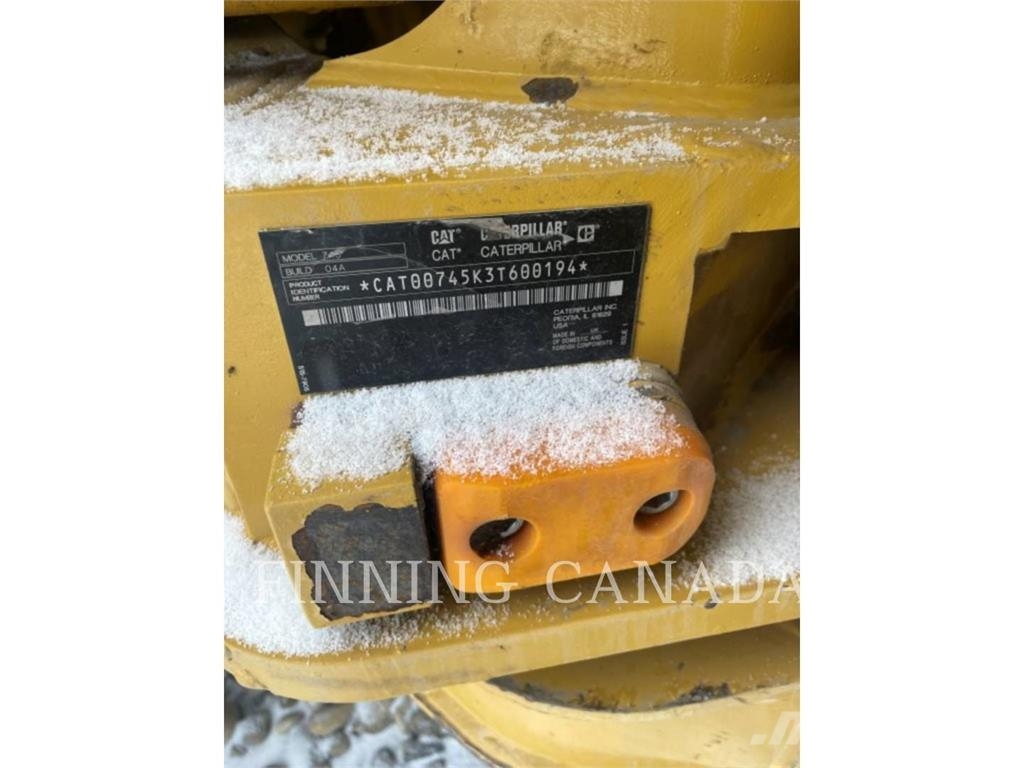 CAT 745 ساحبات مفصلية