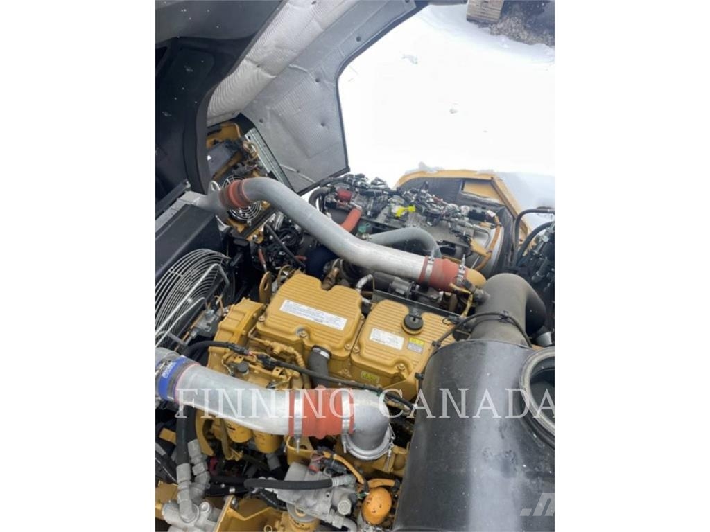 CAT 745 ساحبات مفصلية