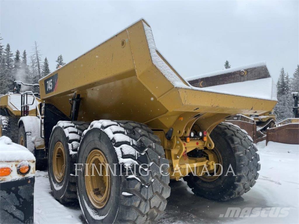 CAT 745 ساحبات مفصلية