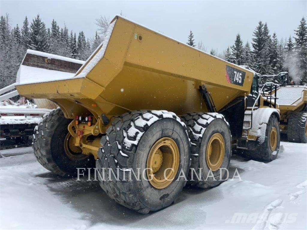 CAT 745 ساحبات مفصلية