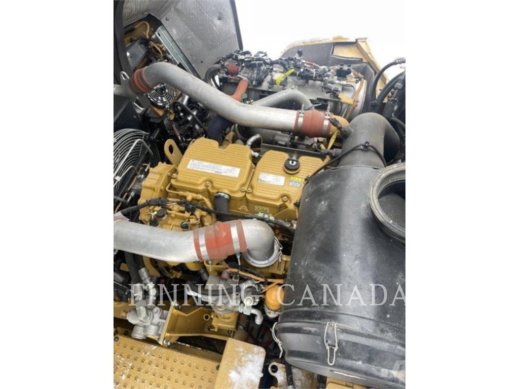 CAT 745 ساحبات مفصلية