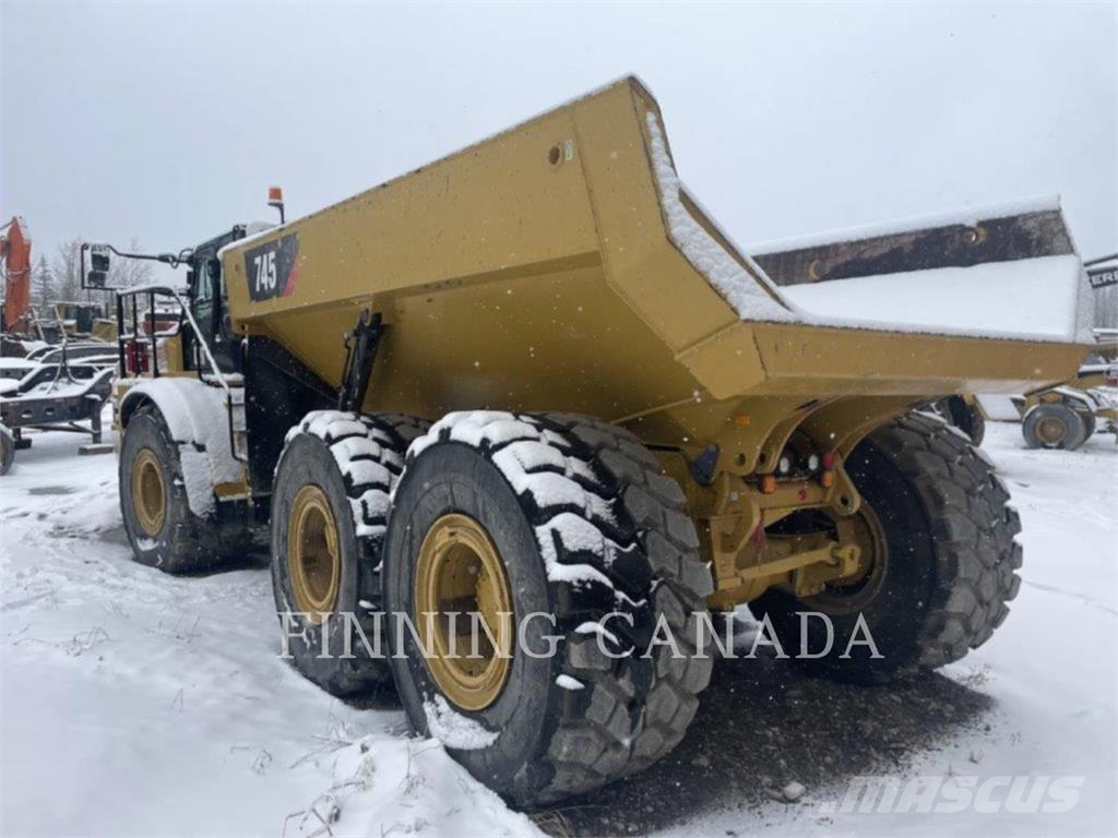 CAT 745 ساحبات مفصلية