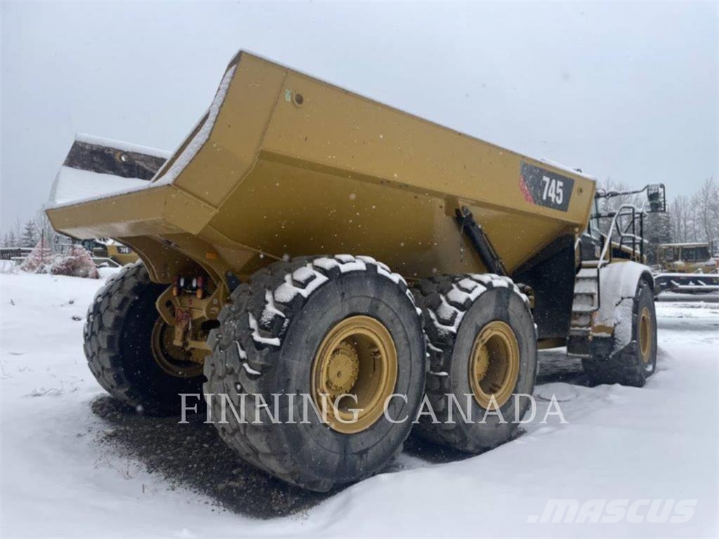 CAT 745 ساحبات مفصلية