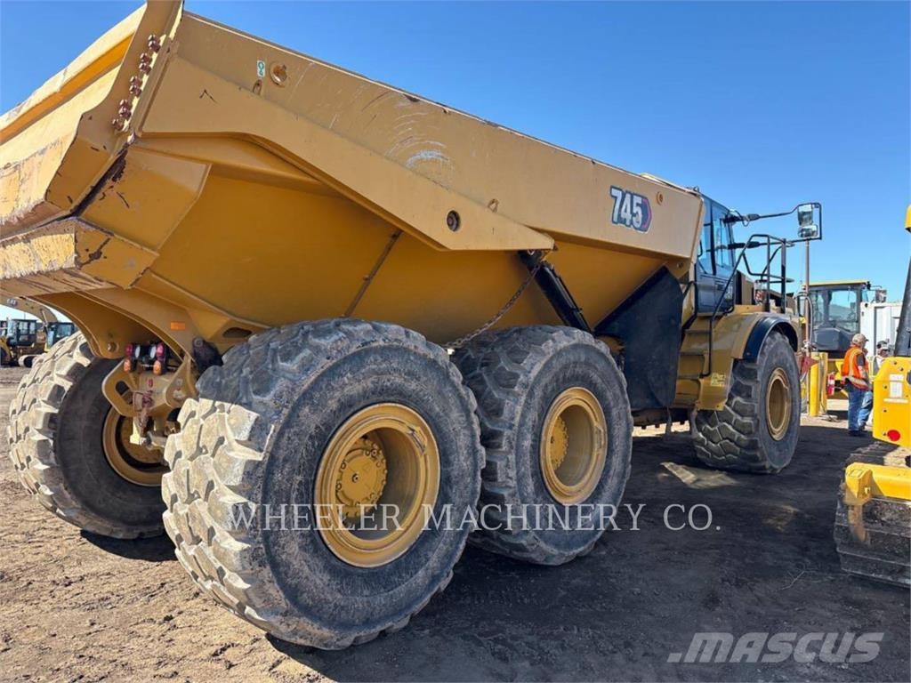 CAT 745 Liigendraamiga pinnaseveokid