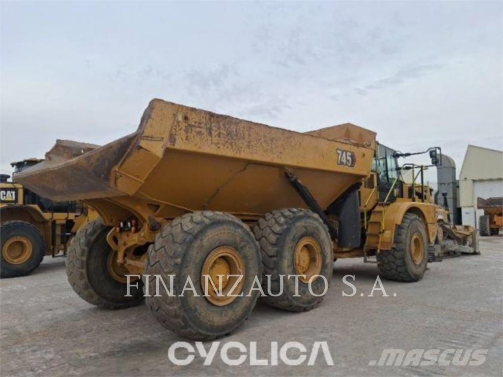 CAT 745 Dumper - Knickgelenk
