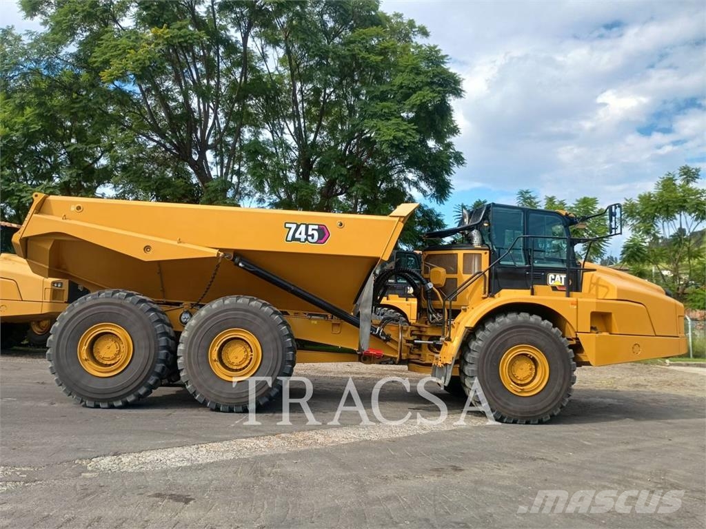 CAT 745 Csuklósdömperek