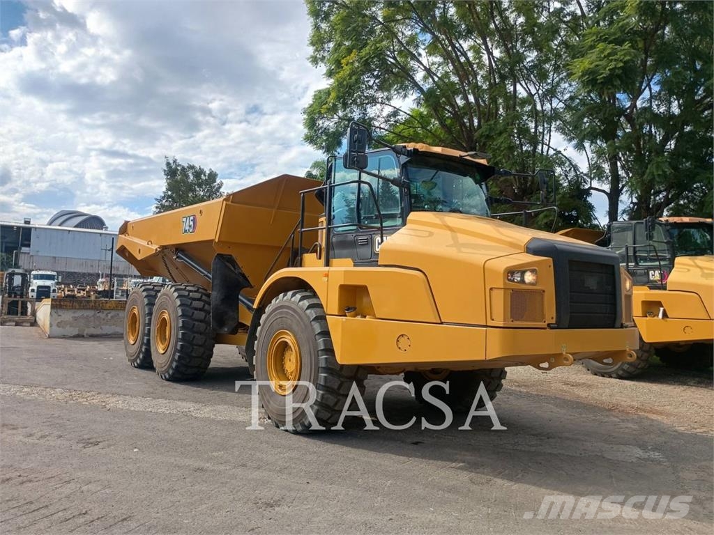 CAT 745 Csuklósdömperek