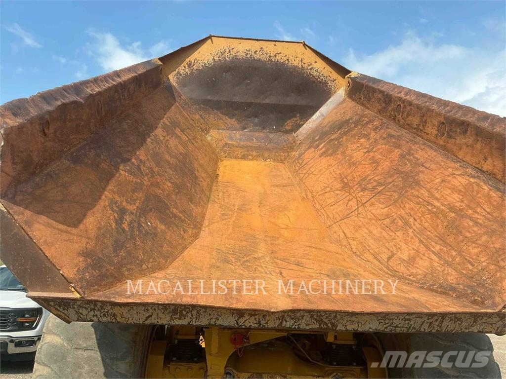 CAT 745 T Зчленовані самоскиди