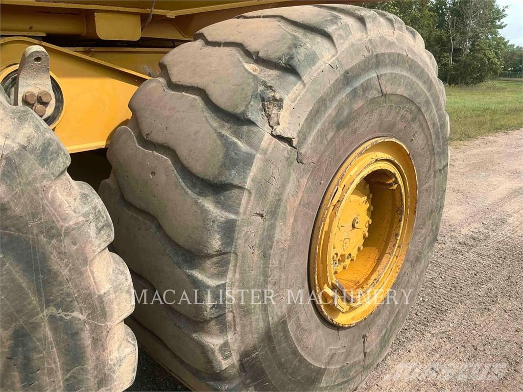 CAT 745 T Зчленовані самоскиди