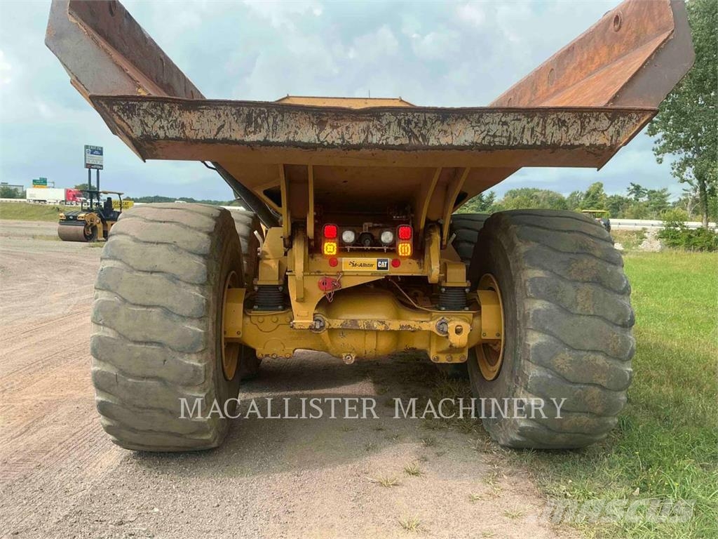 CAT 745 T Зчленовані самоскиди