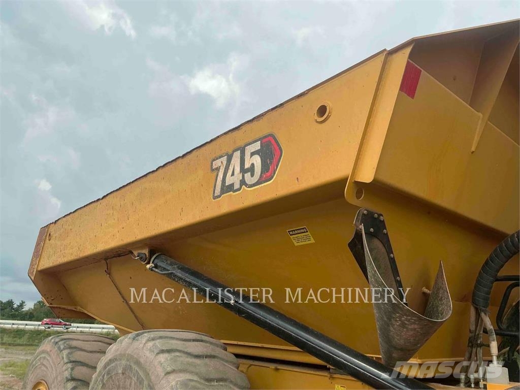CAT 745 T Зчленовані самоскиди