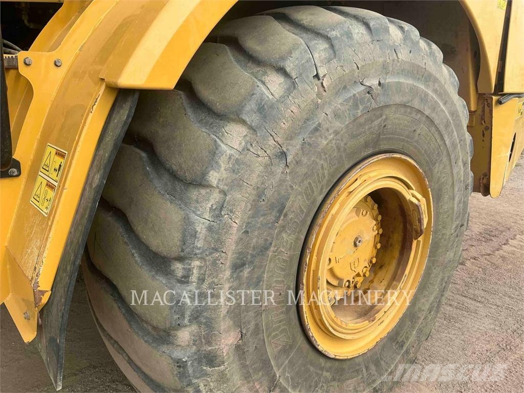 CAT 745 T Зчленовані самоскиди