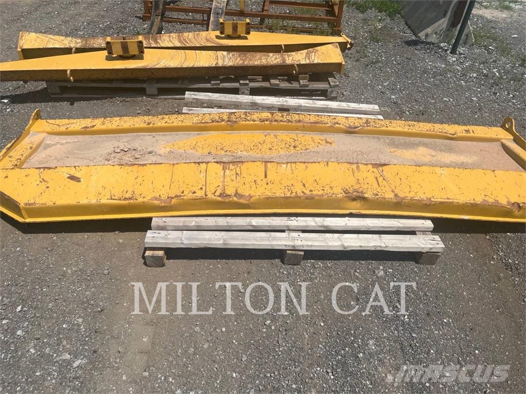 CAT 745 TAILGATE (DAMAGED) Chassi e suspensão