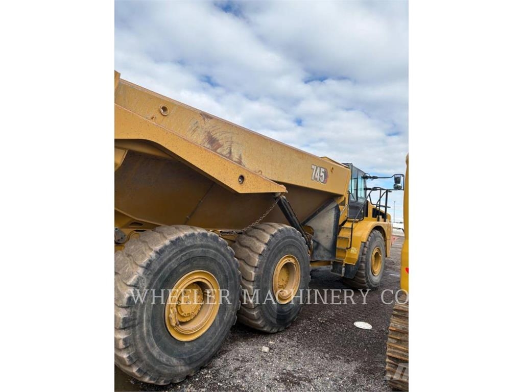 CAT 745 TG Liigendraamiga pinnaseveokid
