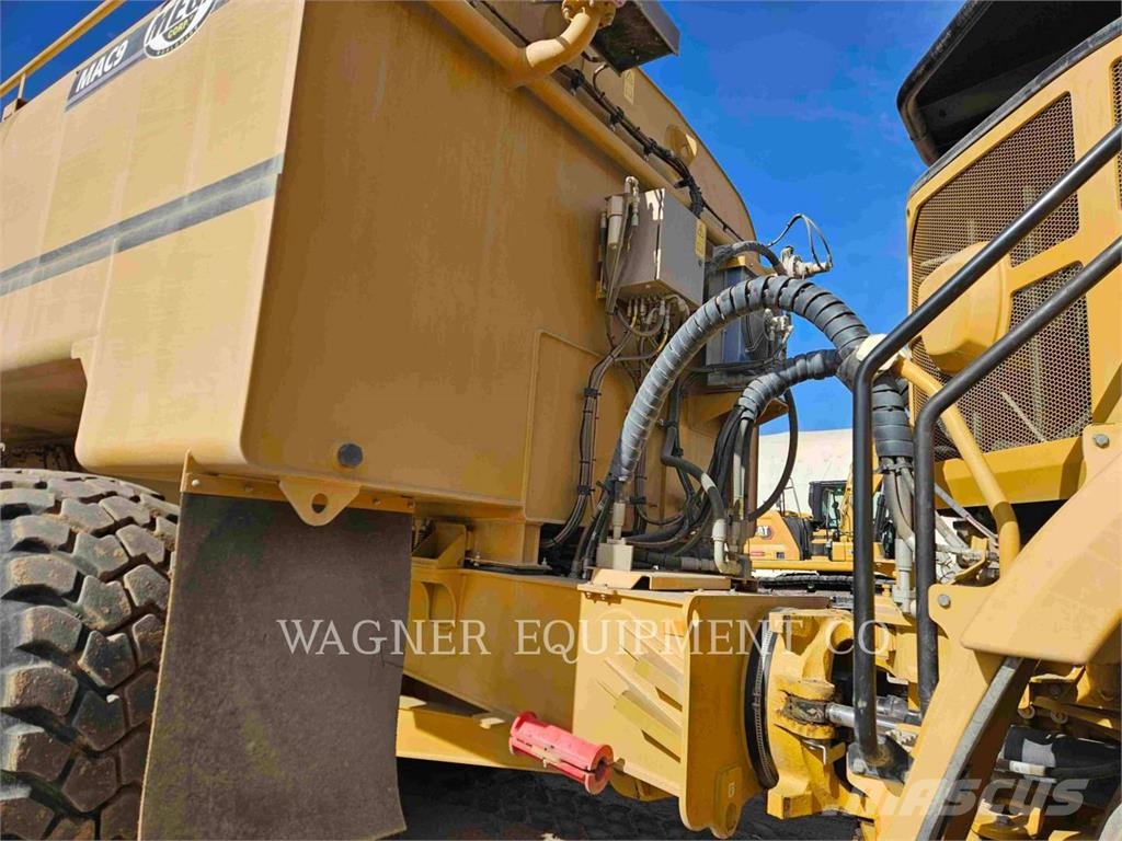 CAT 745 WT Wassertanker