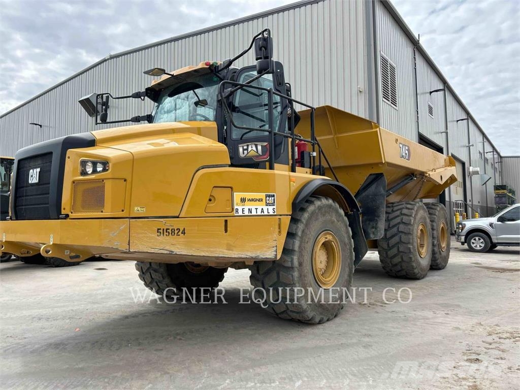 CAT 74504 アーティキュレート式ダンプトラック