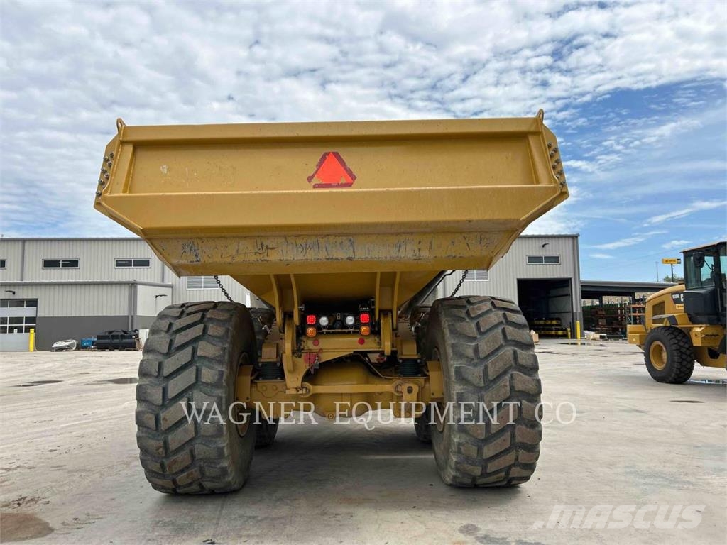 CAT 74504 アーティキュレート式ダンプトラック