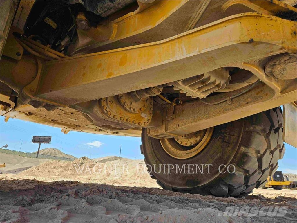 CAT 74504 Dumper - Knickgelenk