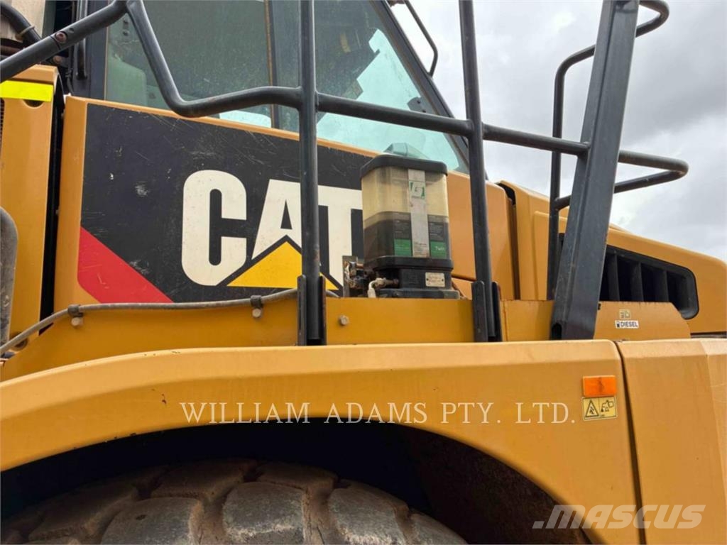 CAT 745C Zglobni damperi