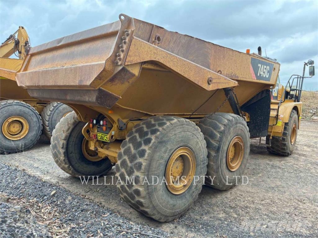 CAT 745C Zglobni damperi