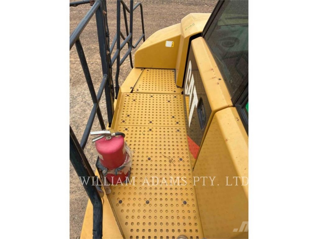 CAT 745C Zglobni damperi