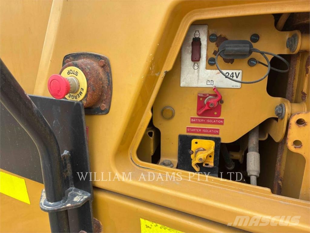 CAT 745C Zglobni damperi