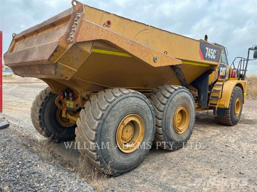 CAT 745C Zglobni damperi