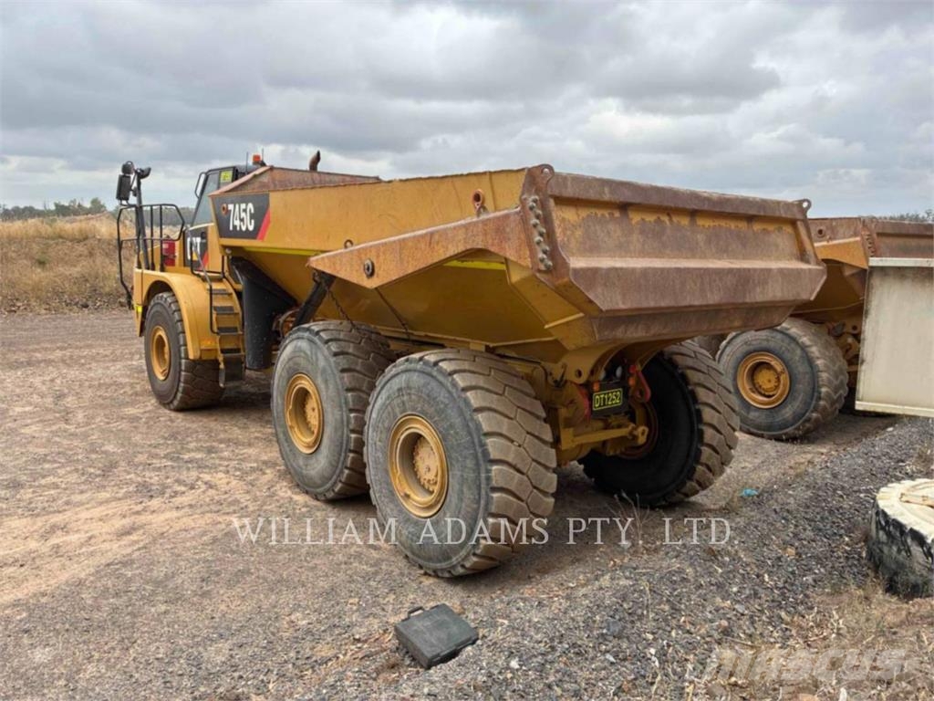CAT 745C Zglobni damperi
