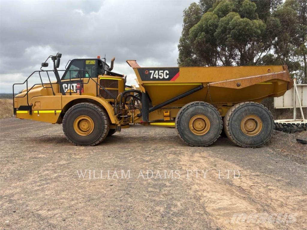 CAT 745C Zglobni damperi