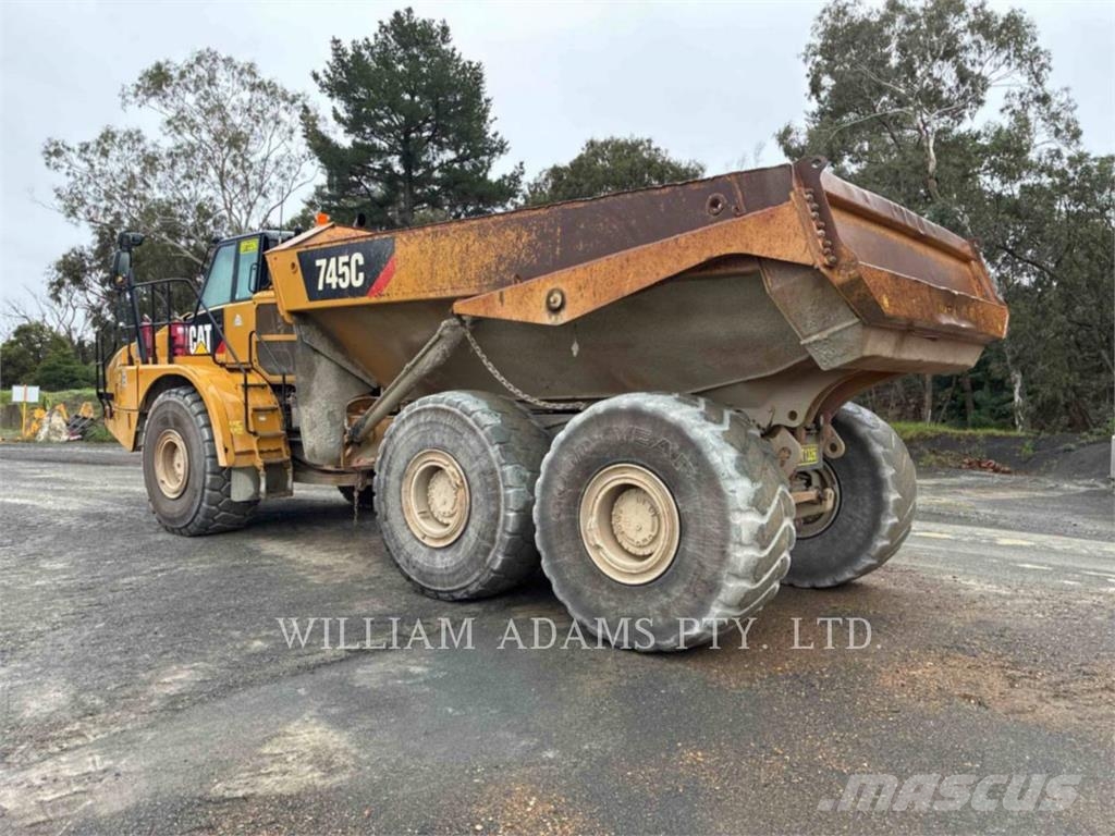 CAT 745C Zglobni damperi