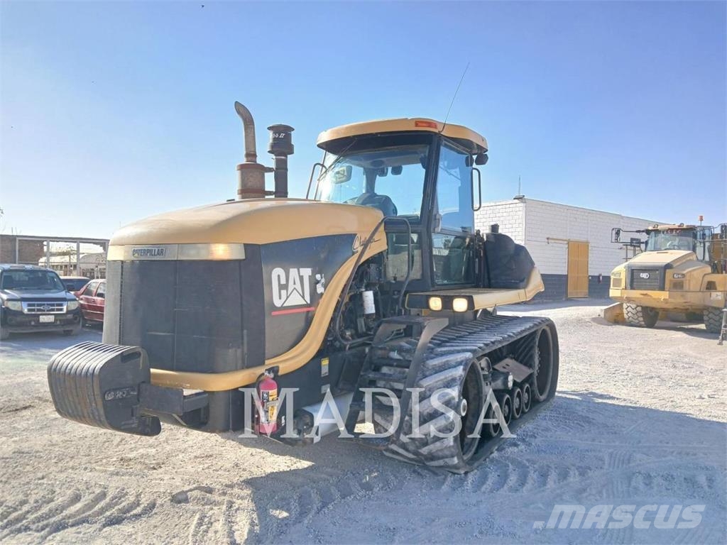 CAT 75E الجرارات