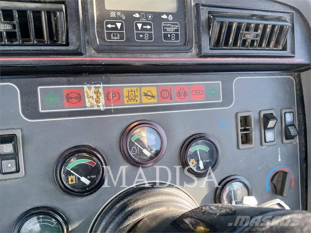 CAT 75E الجرارات