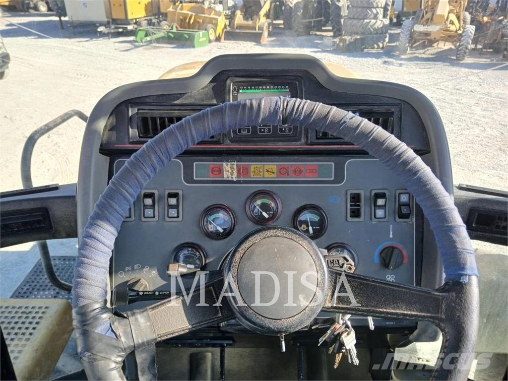 CAT 75E الجرارات